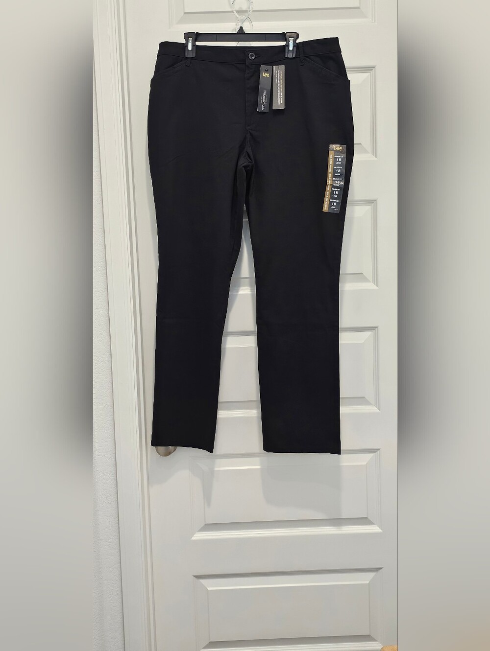 NWT Lee Black Straight Leg Pants, 18 Long Relaxed Fit Casual Workwear